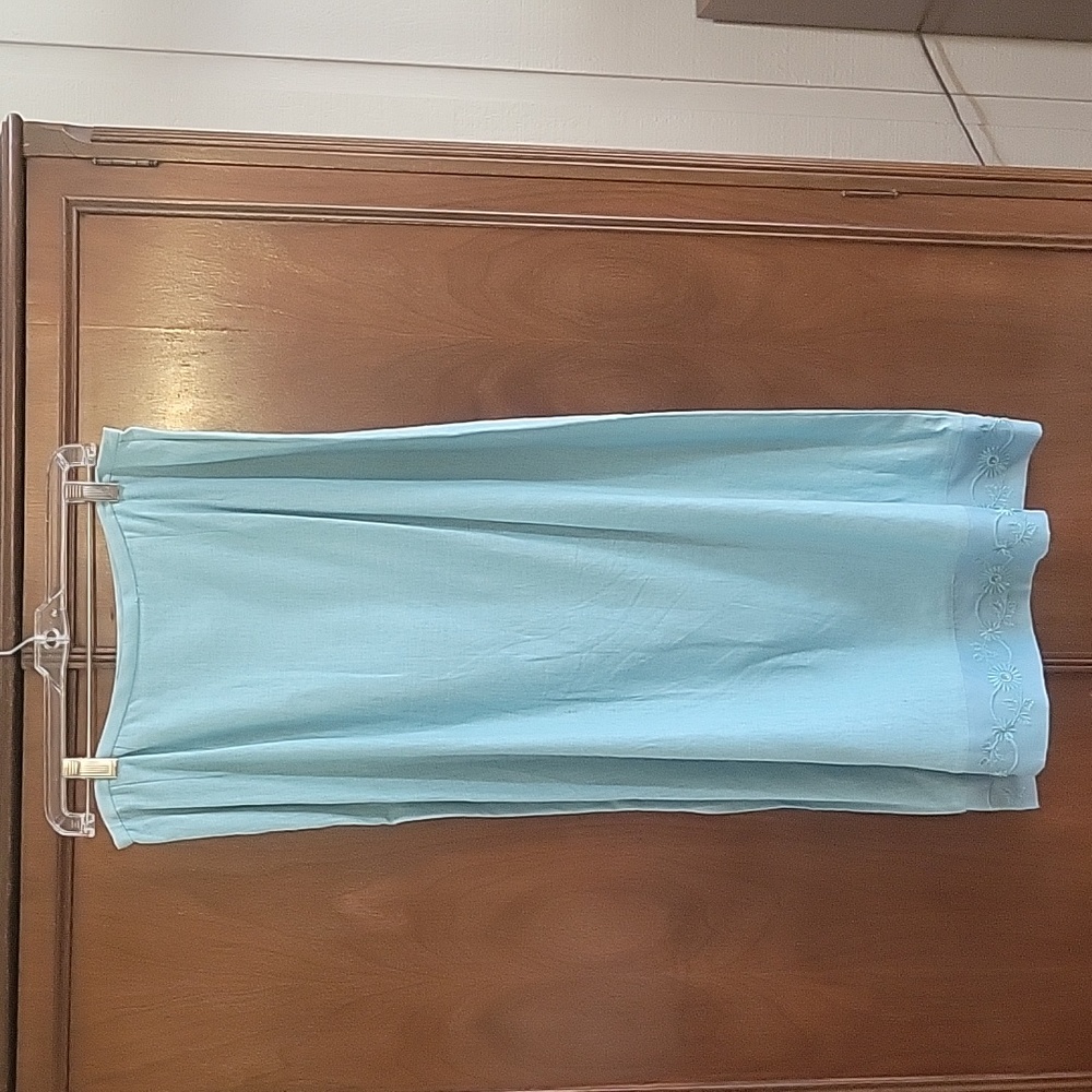 Beautiful linen/rayon long skirt made by Sag Harbor, size 12. - Picture 5 of 5
